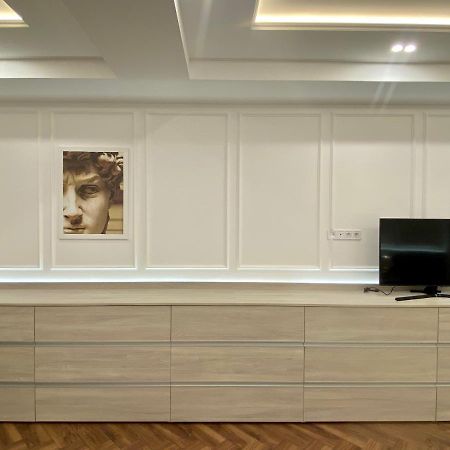 Modern Classic 2 Bedroom Apartment Near Most City 드네프로페트로프스크 외부 사진