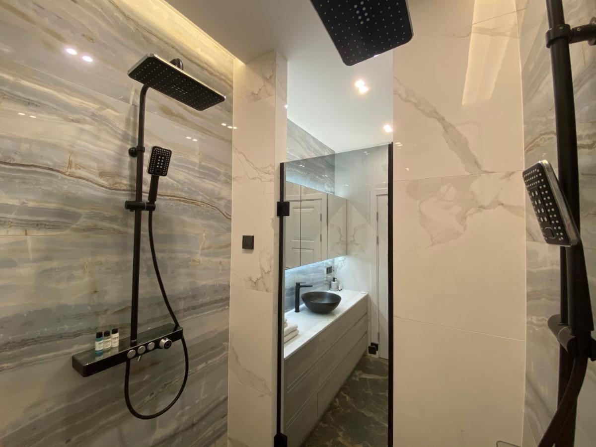 Modern Classic 2 Bedroom Apartment Near Most City 드네프로페트로프스크 외부 사진