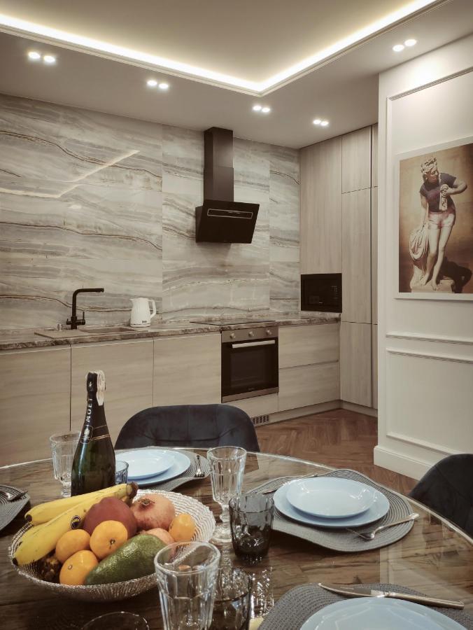 Modern Classic 2 Bedroom Apartment Near Most City 드네프로페트로프스크 외부 사진